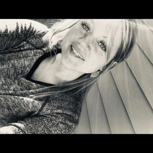 Meet your Posher, Holly